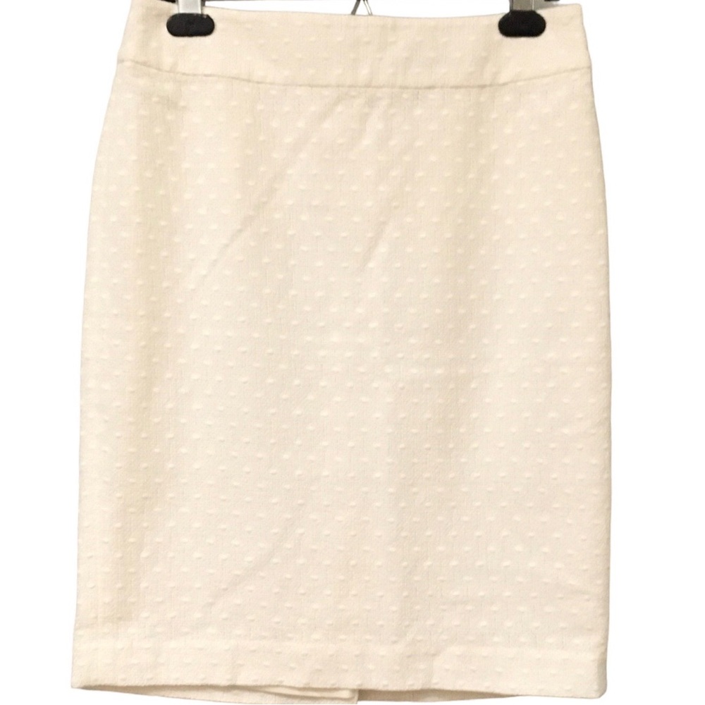 Ann Taylor Ivory Pencil  Office Casual Skirt 4 . 
Made in Philippines.